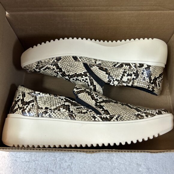 Vionic Kearney Sneaker Slip On Snake Skin Look Women 6.5 New in Box - Picture 8 of 10
